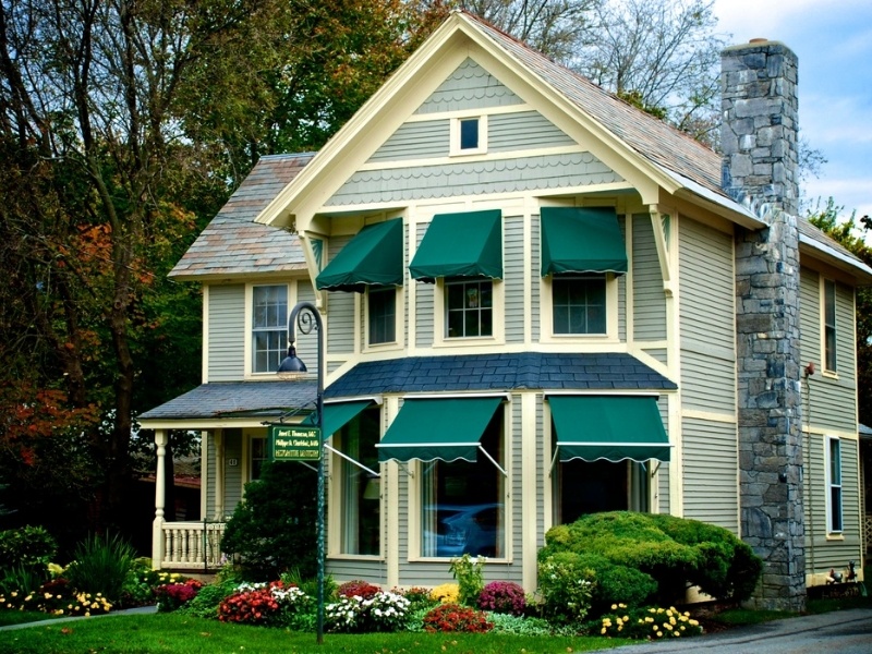 Exterior of Shelburne dental office